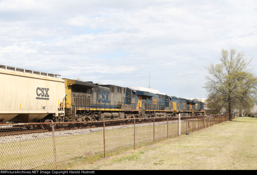 CSX 453 is the last of 4 locos on train G803